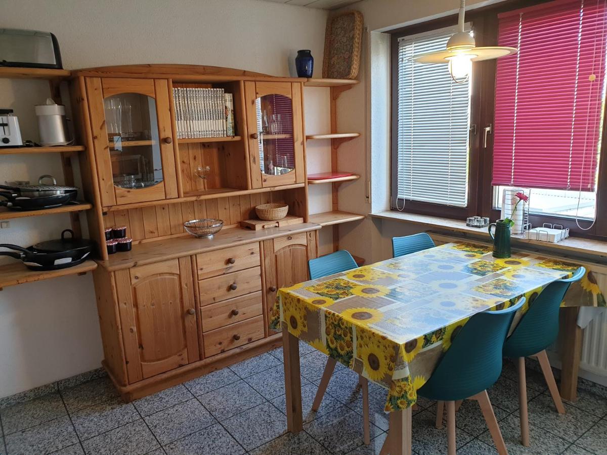 Wohnung Fuer 4 Personen, 2 Schlafzimmer, 2 Parkplaetze, Wlan Konstanz Exterior photo