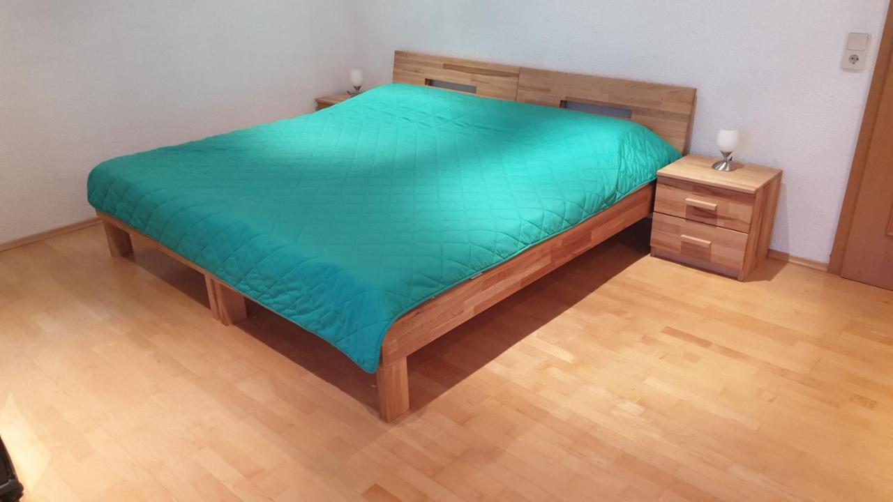 Wohnung Fuer 4 Personen, 2 Schlafzimmer, 2 Parkplaetze, Wlan Konstanz Exterior photo