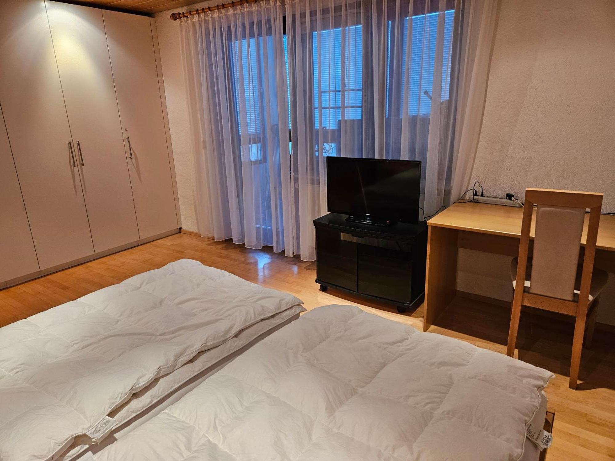 Wohnung Fuer 4 Personen, 2 Schlafzimmer, 2 Parkplaetze, Wlan Konstanz Exterior photo